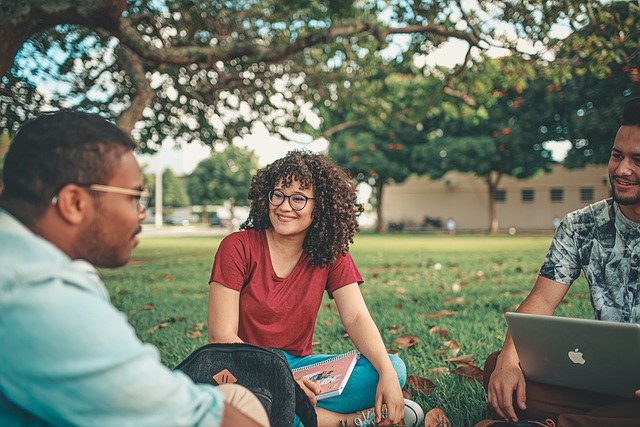 étudiant master communication alternance